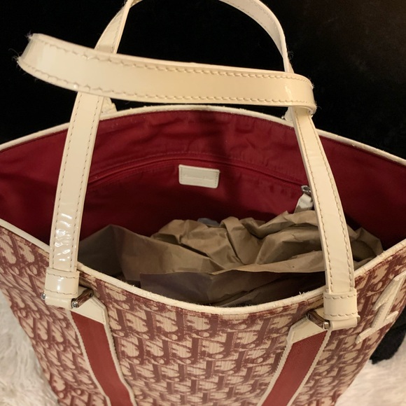 Dior tote 11.5”x 15”x 4” beautiful vintage, white and red coated canvas. - Picture 15 of 16